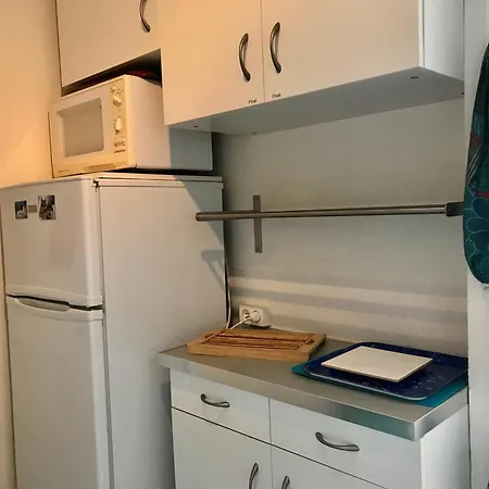 アパート Renove Avec Balcon Expose Plein Sud, Proche Commerces Et Parking Gratuit - Fr-1-515-21 *